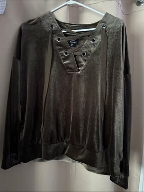 bobeau Olive Velvet Lace-Up V-Neck Pullover